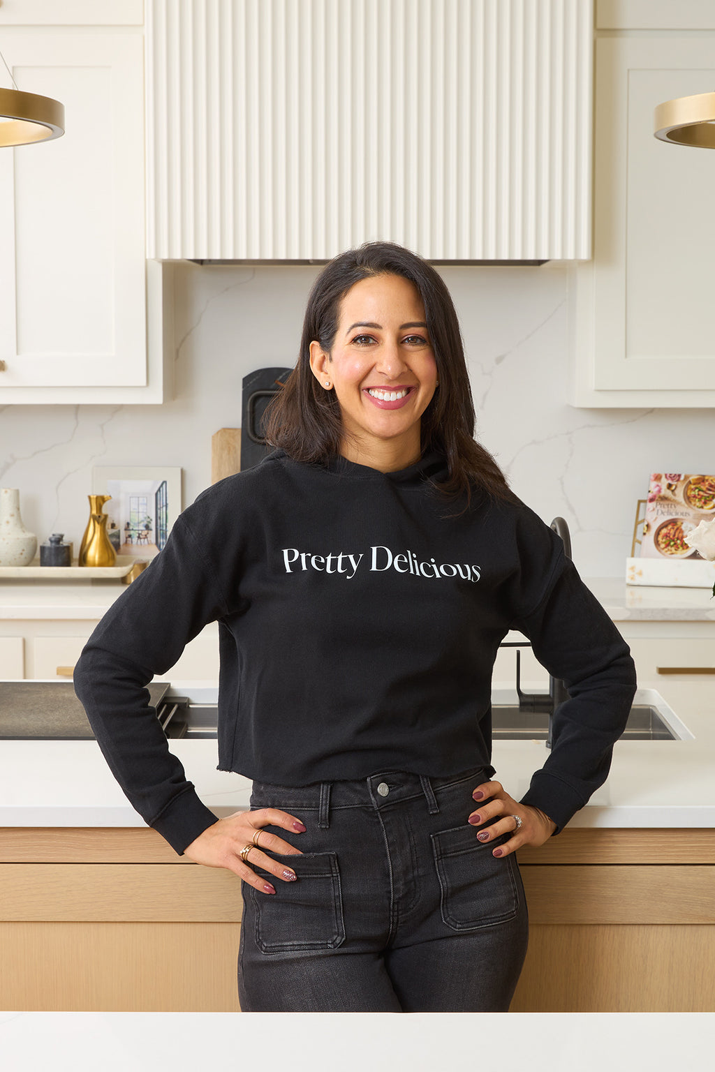 FOOD DOLLS 'PRETTY DELICIOUS' WOMEN'S CROPPED HOODIE - BLACK