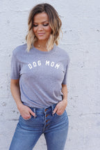 'DOG MOM' UNISEX TEE