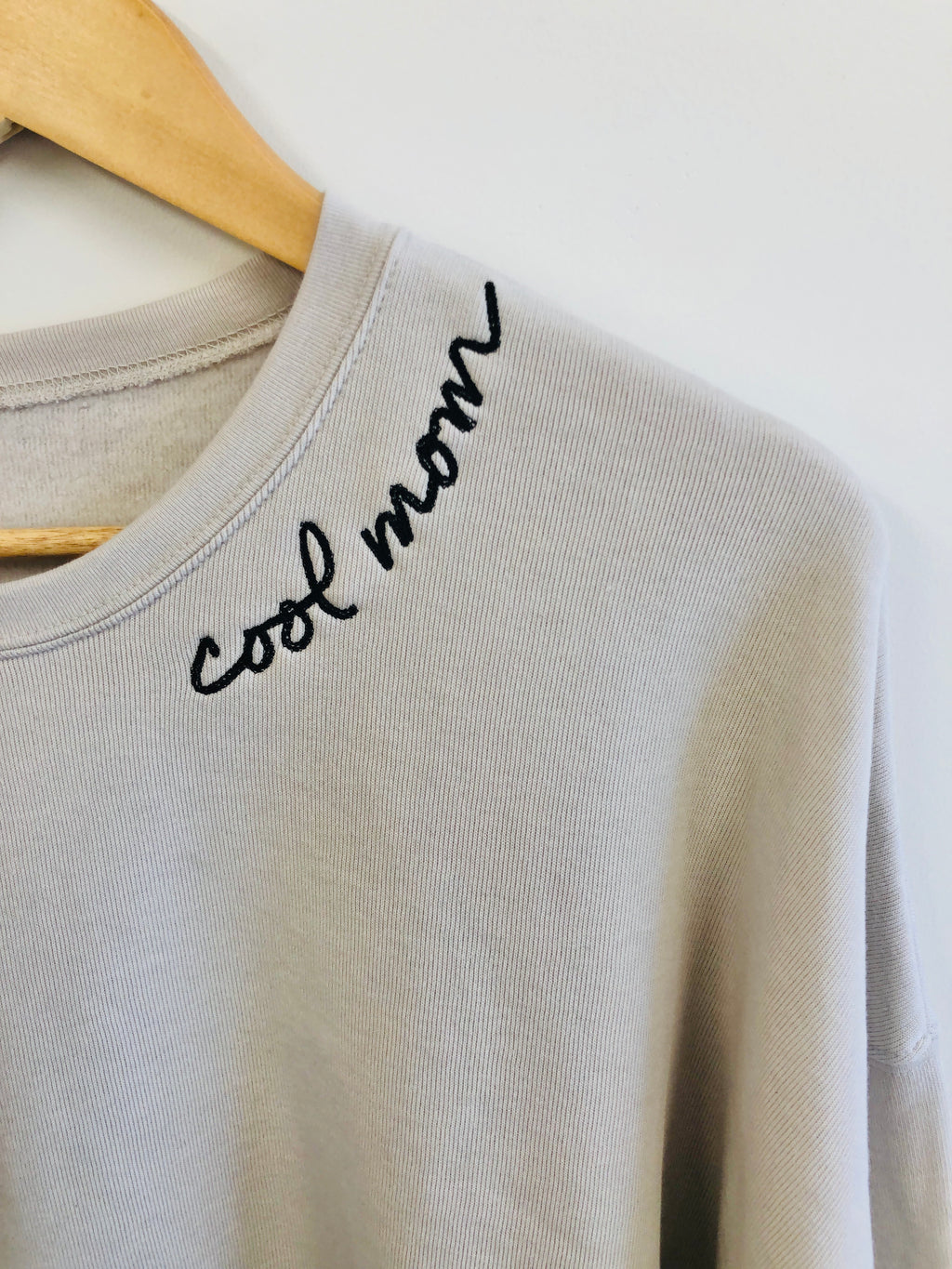 COOL MOM® EMBROIDERED UNISEX PULLOVER